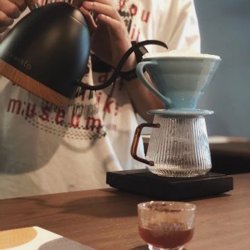 面对职业危机，我选择开家咖啡馆｜和阿假聊聊天