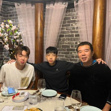 EP33 一个父亲卖了6套房，漂泊欧洲10年，陪两个儿子学足球