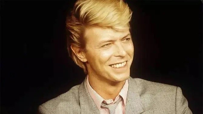 David Bowie的电影处女作，竟然是一部限制级小电影！ cover