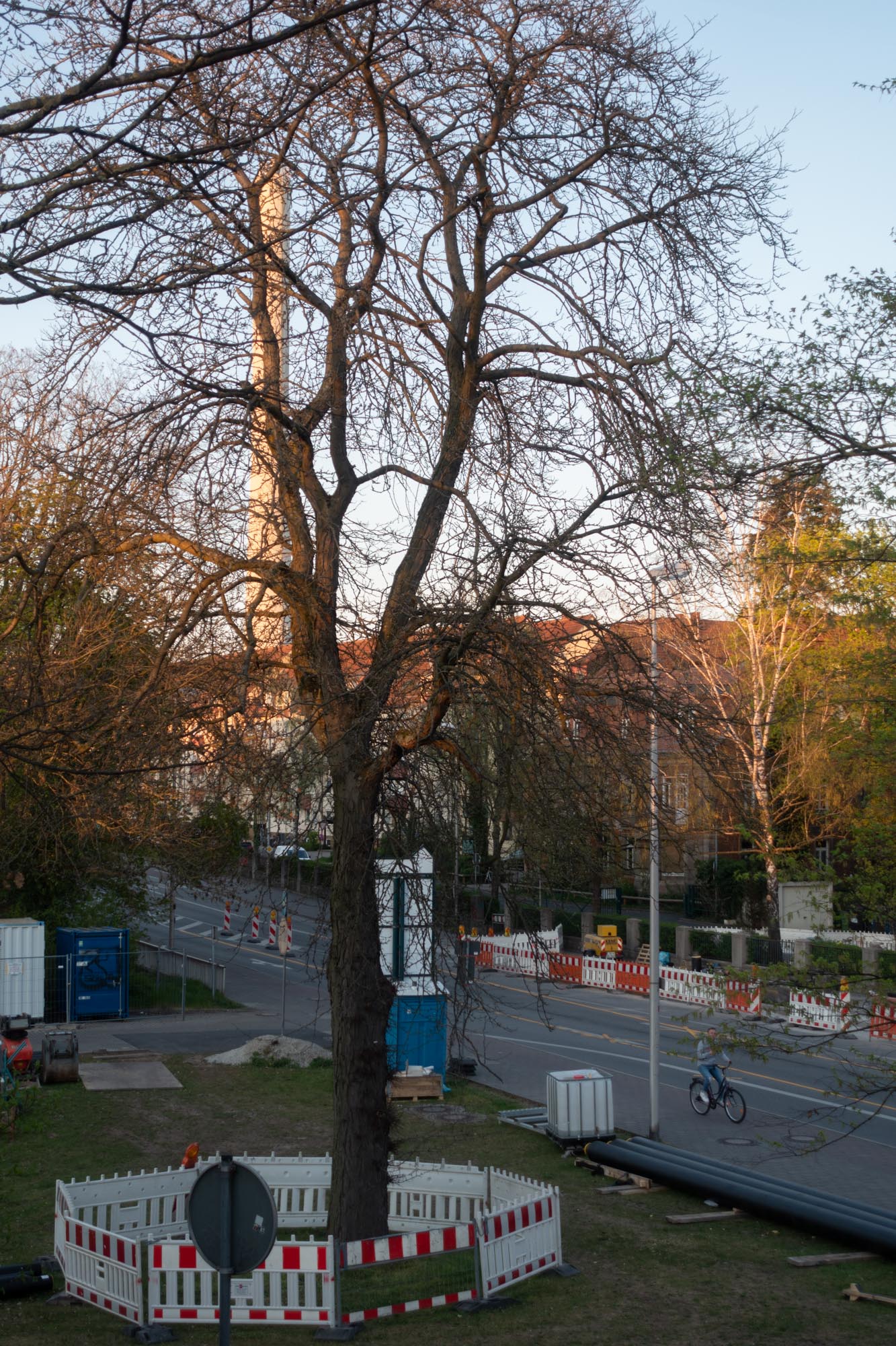 2020.4.11 Erlangen，暖气管线施工。