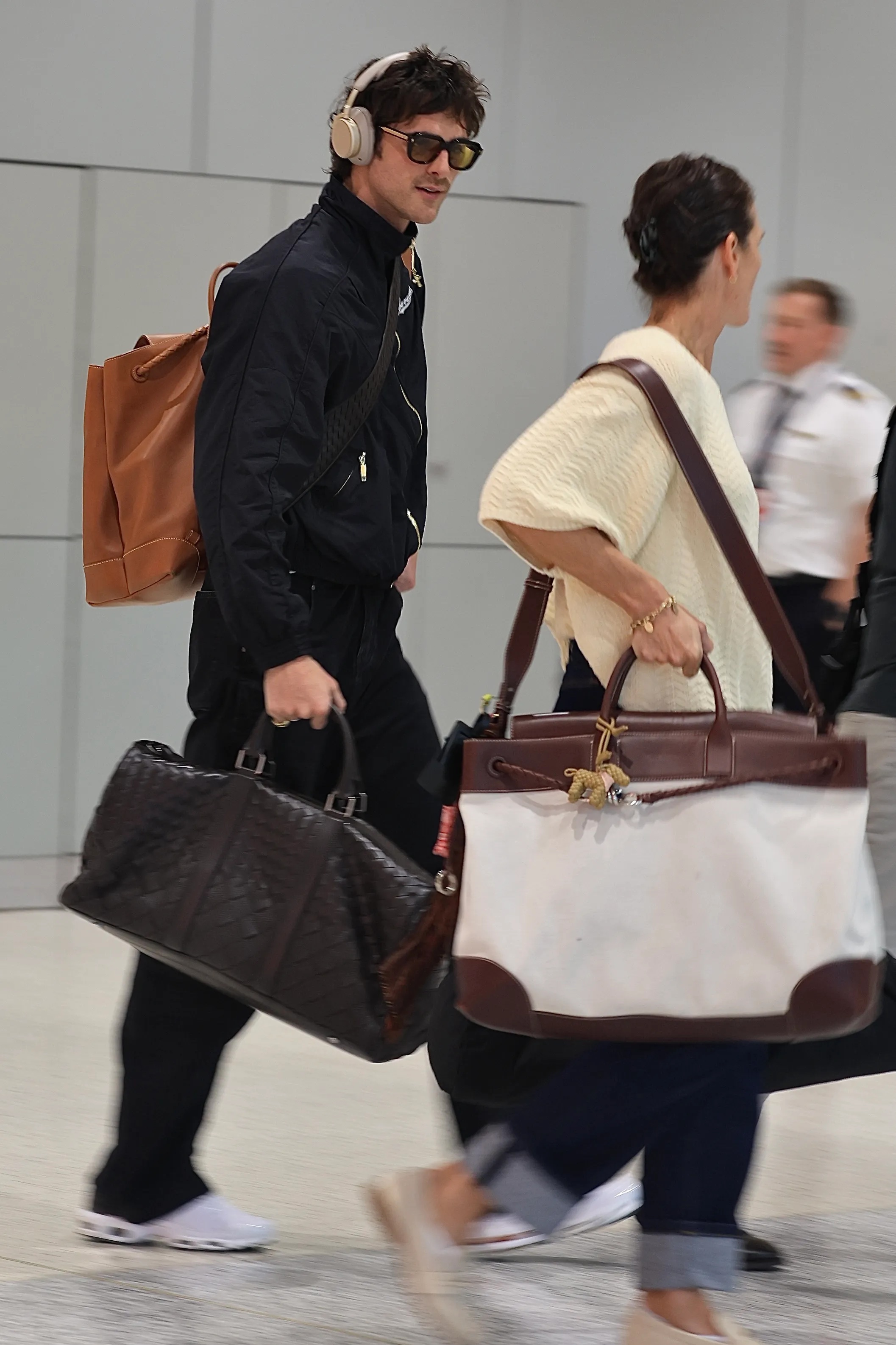 JACOB ELORDI WEARS BOTTEGA VENETA_副本.jpg