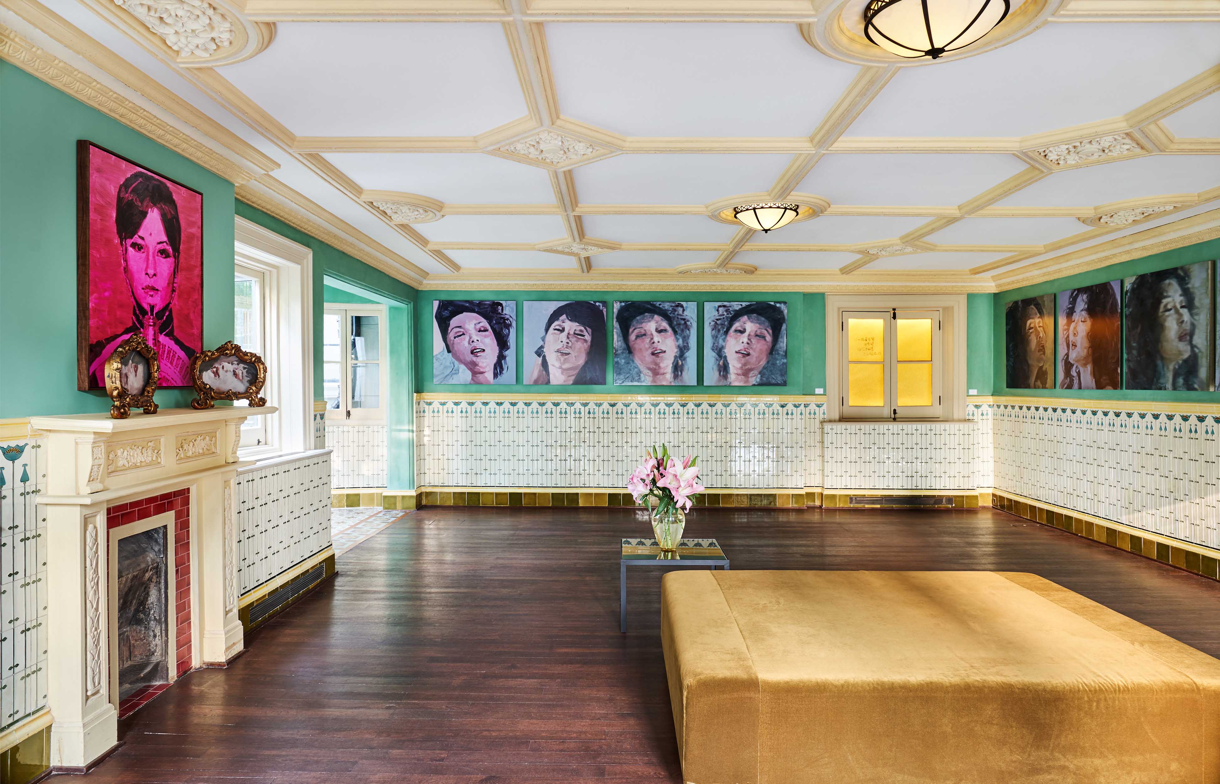 11.Prada荣宅李青“后窗”展览现场图,摄影师:朱海的副本.jpg