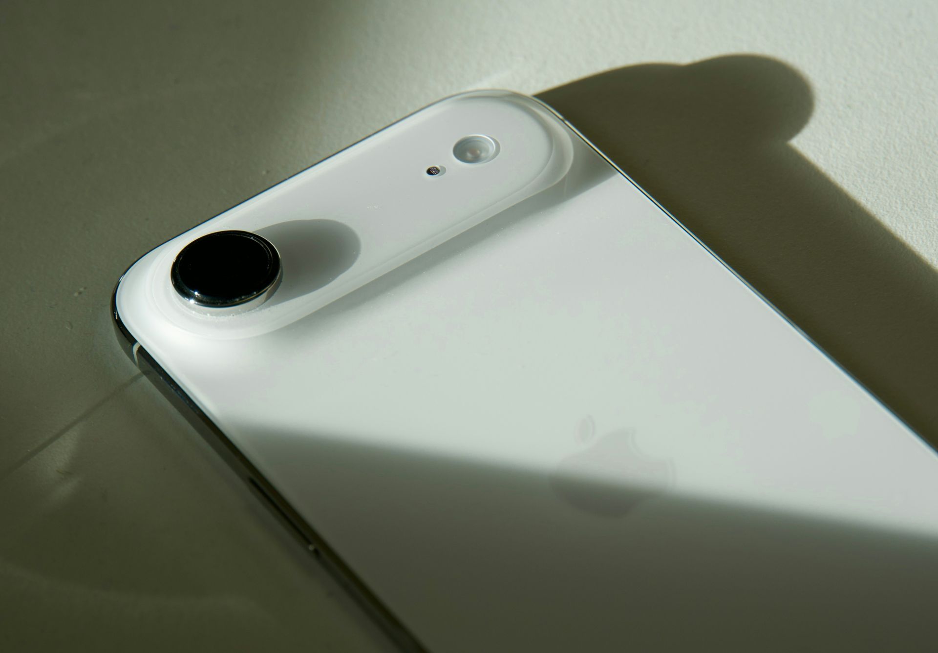 给 iPhone Air 开通了中国电信 eSIM cover