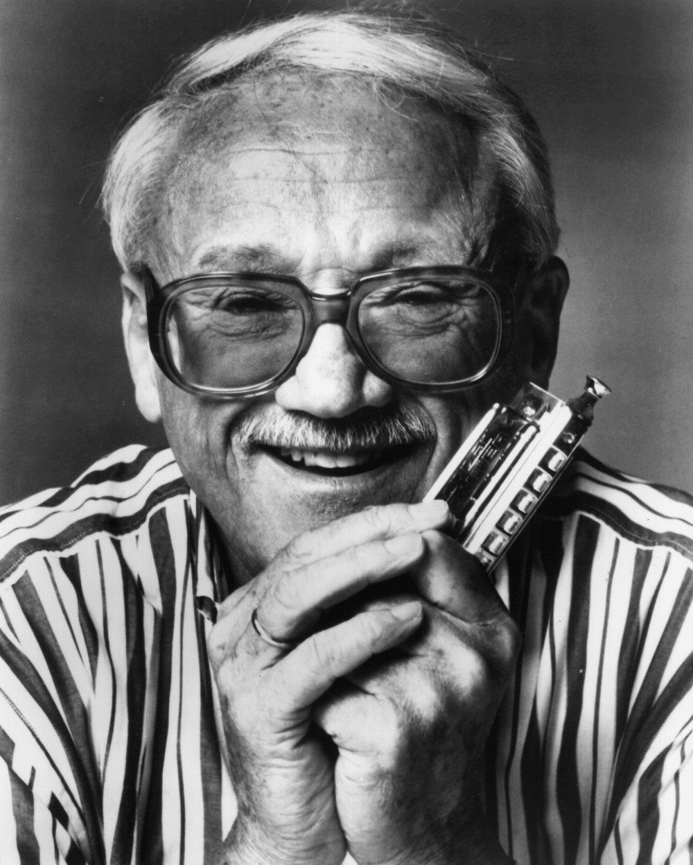 cover of episode E38: Toots Thielemans | 靠口琴和口哨成为爵士大师