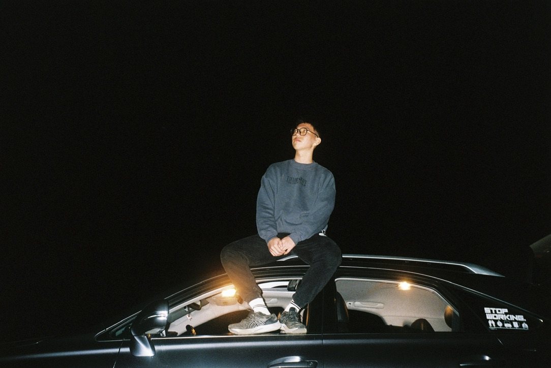 逃，300个我，与夜间优步故事 cover